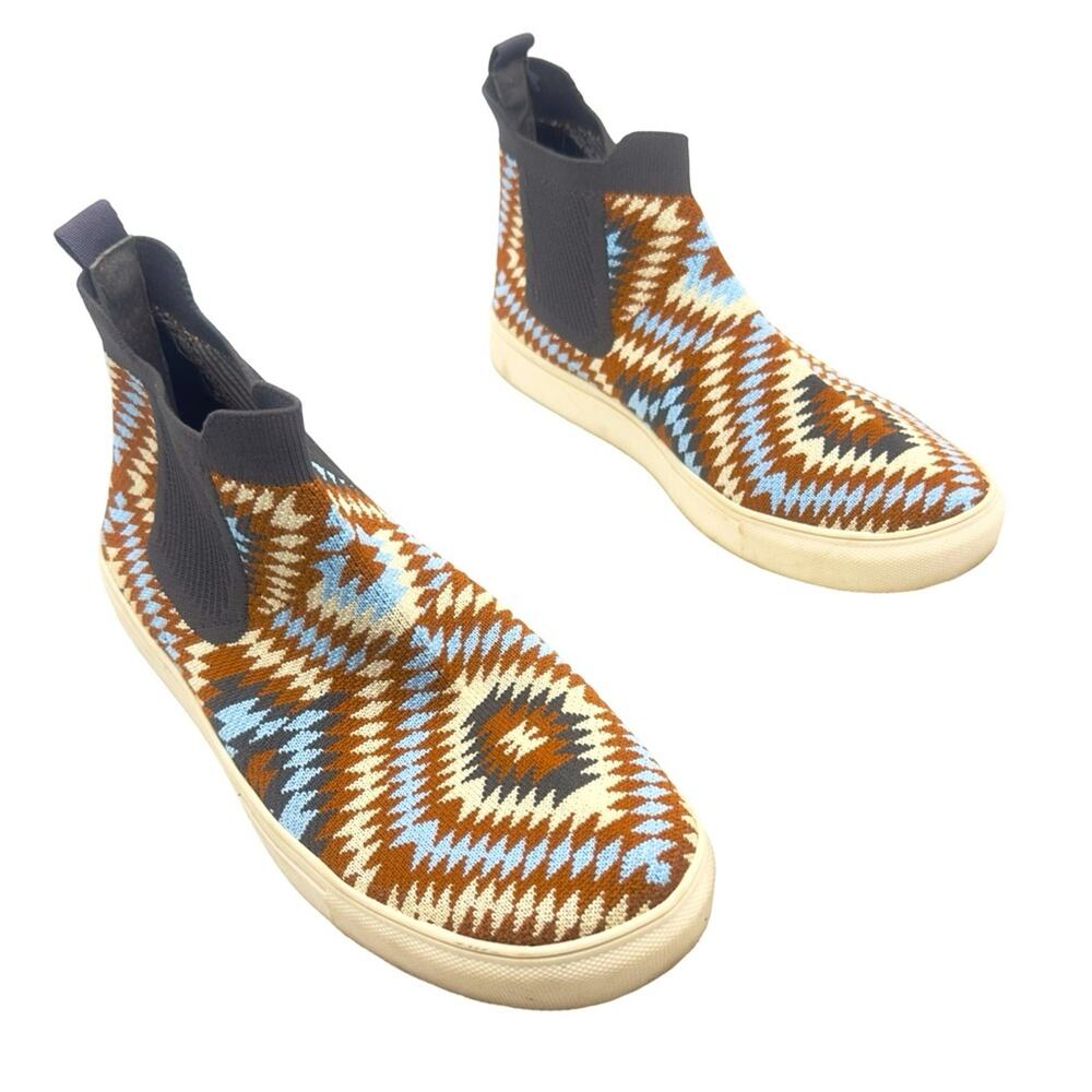 VERY G The Waddy Slip Ons women's fashion sneakers size 9
